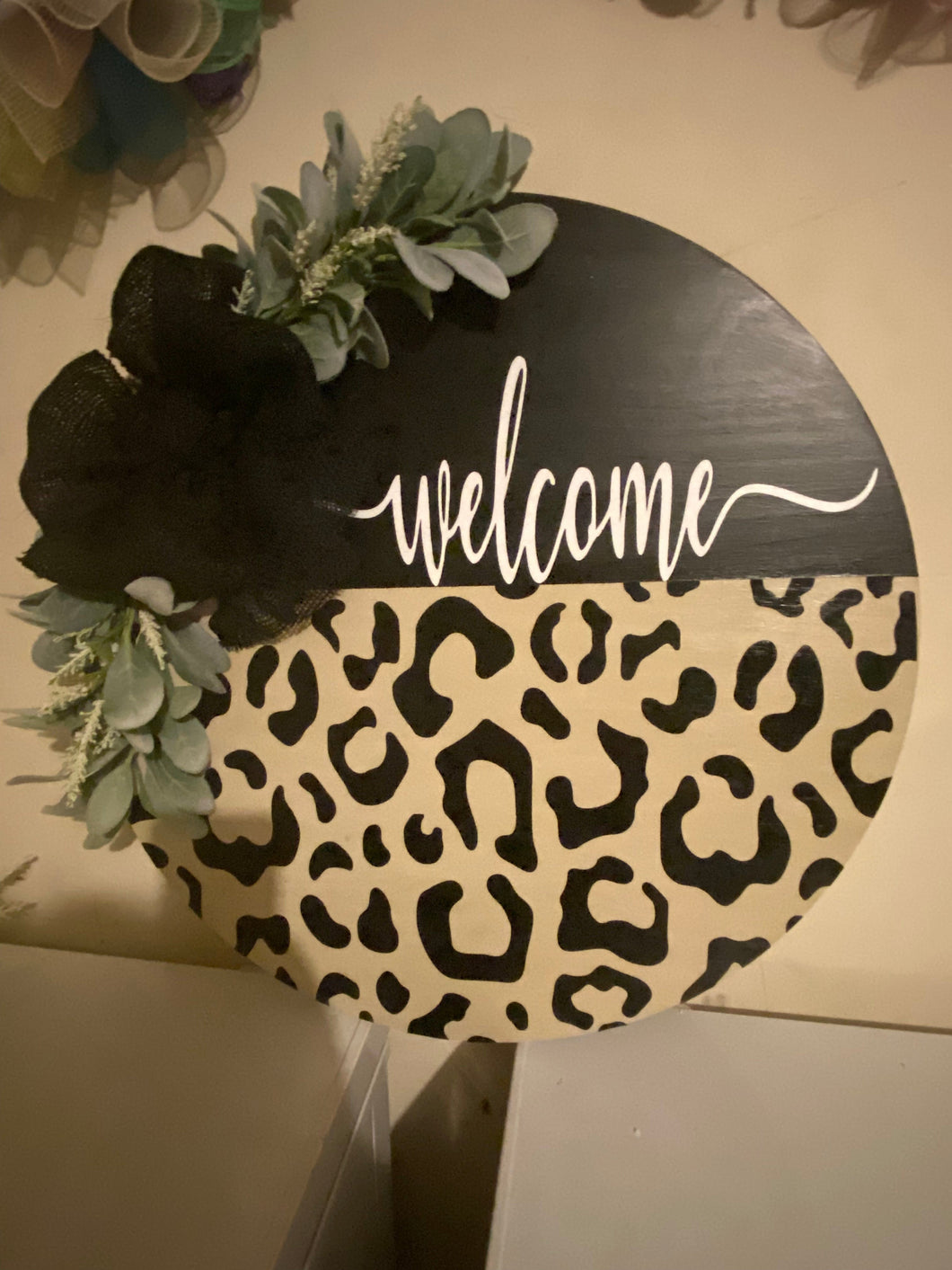 The Danelles  Novelty Signs Welcome Cheetah Door Hanger